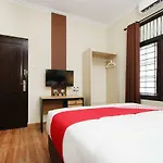 Oyo 572 Omah Gedongkuning Syariah Homestay