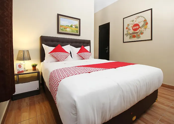 Oyo 572 Omah Gedongkuning Syariah Homestay