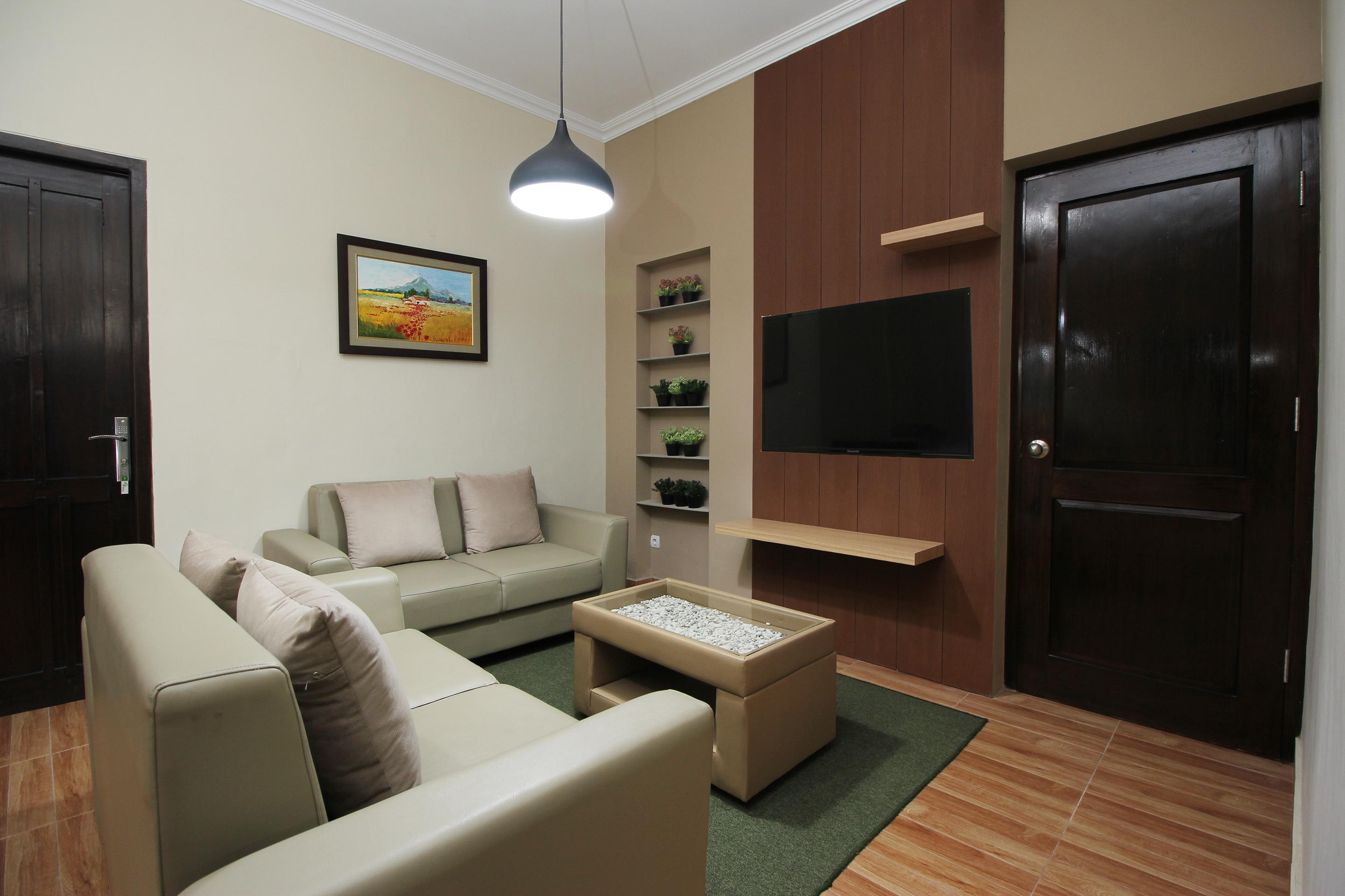 Hotel Oyo 572 Omah Gedongkuning Syariah 2*